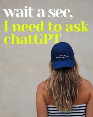 Náš nejnovější nápis! A teď se přiznejte, kdo používáte tohohle kámoše denně? 🤭 . . #czfashion #capswithpersonalities...