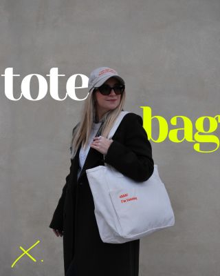 Naše tote bag no. 2! 🙌🏼 Co na ni říkáš? Protože WE ARE IN LOVE! 🧡 Tahle je jako dělaná na pláž! Ale je to skvělý parťák na...